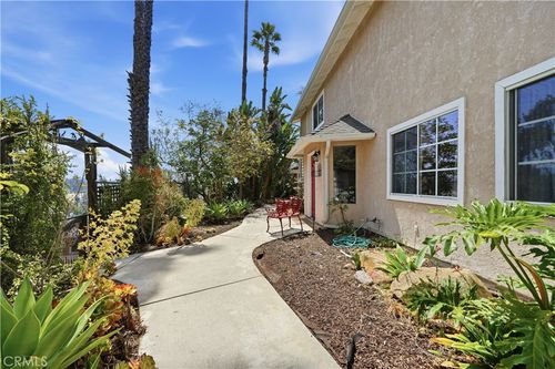 717 Porter St, Fallbrook, CA, 92028-1551 | Card Image