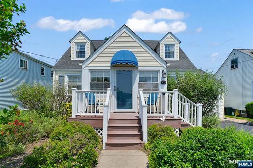 509 Lakeside Ave, Pompton Lakes, NJ, 07442-1217 | Card Image