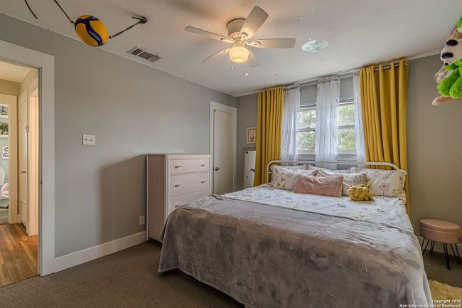 3951 Briar Hollow St, House other with 3 bedrooms, 2 bathrooms and null parking in San Antonio TX | Image 36