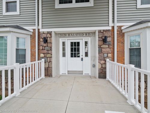 21120 Halsted Rd, Northville, MI, 48167-9176 | Card Image