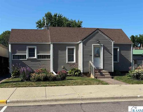 208 W Main Street, Elysian, MN, 56028 | Card Image