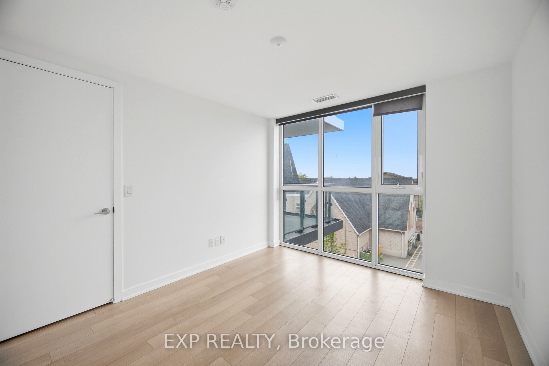 Residential in Toronto W04 4