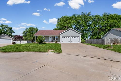 902 Lillian Ct, Jerseyville, IL, 62052-2845 | Card Image