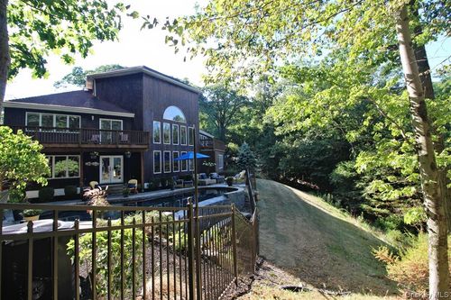 36 Ridgetop Dr, Tomkins Cove, NY, 10986-1647 | Card Image