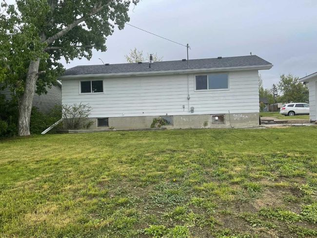 221 Frederick Avenue W, House other with 3 bedrooms, 1 bathrooms and 1 parking in Standard AB | Image 35