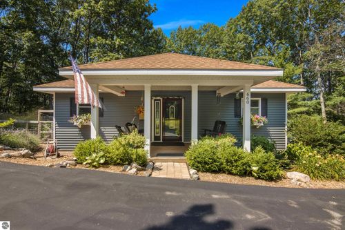 660 Island View Dr, Traverse City, MI, 49696-9258 | Card Image
