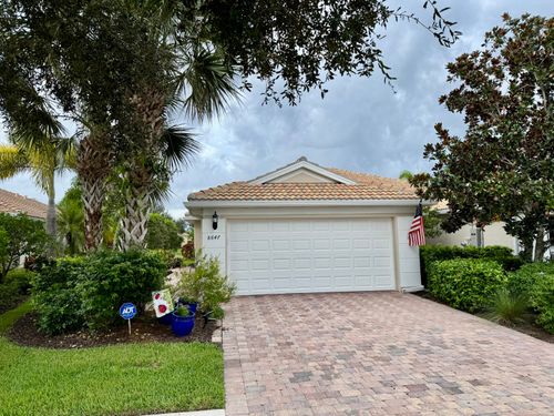 8647 Genova Ct, Naples, FL, 34114-2748 | Card Image