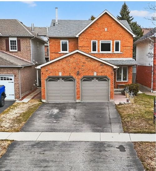 118 Bassett Blvd, Whitby, ON, L1N8X5 | Card Image
