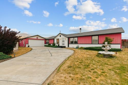 125 Top Ct, Yakima, WA, 98901-8097 | Card Image