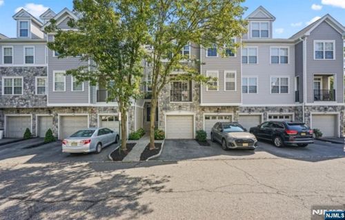 107 Brittany Ct, Clifton, NJ, 07013-2680 | Card Image