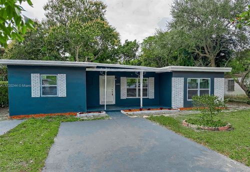 1240 Nw 122nd St, North Miami, FL, 33167-2827 | Card Image