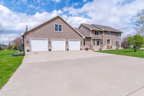 W5071 Cherrywood Court, SHERWOOD, WI, 54169 | Card Image
