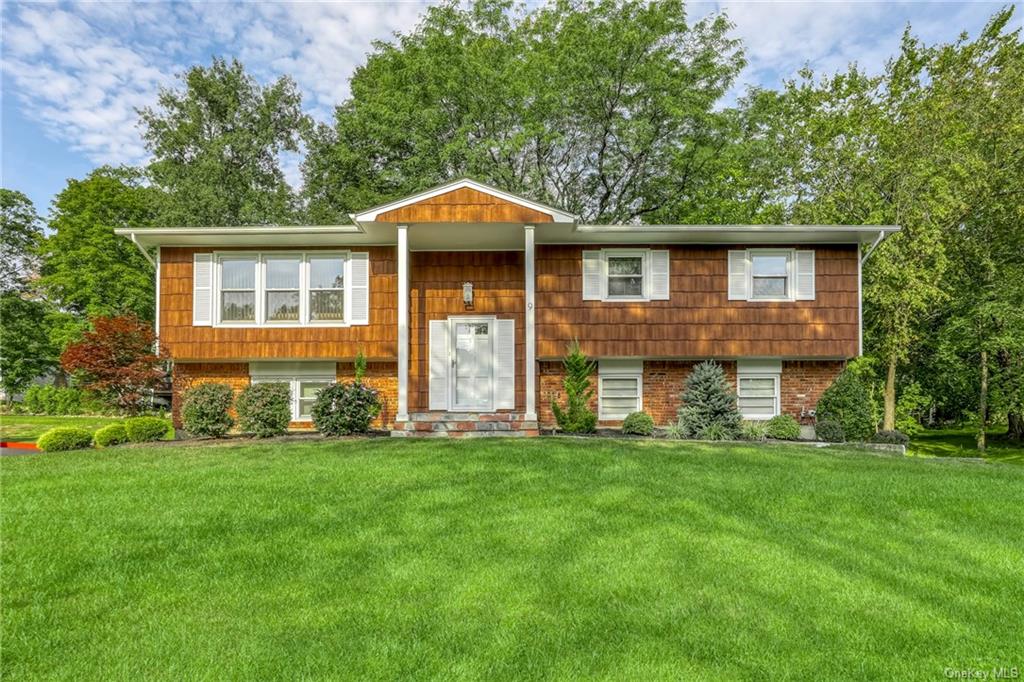 Strathmore Dr, New City, NY 10956