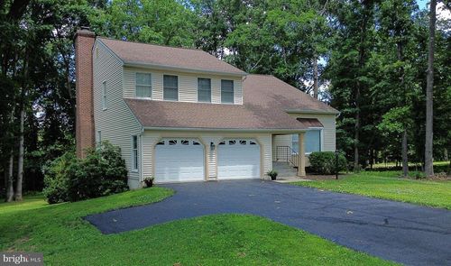 19018 Hunt Pass Ct, PARKTON, MD, 21120-9057 | Card Image