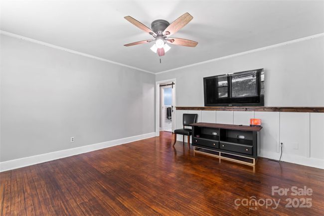 Living Room | Image 6