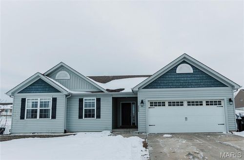 2320 Central Park Dr, Troy, MO, 63379-2594 | Card Image