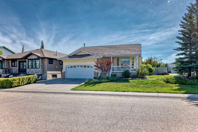 25 W Gissing Rd, House detached with 3 bedrooms, 3 bathrooms and 6 parking in Cochrane AB | Image 2