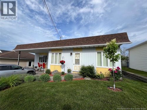 100 34e Ave, Edmundston, NB, E3V2T5 | Card Image