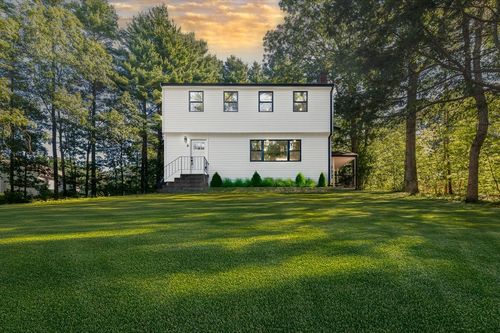 8 Ferndale Ave, Norfolk, MA, 02056-1030 | Card Image