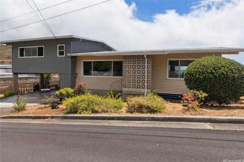 1661 Hakuaina Pl, Honolulu, HI, 96819-1643 | Card Image