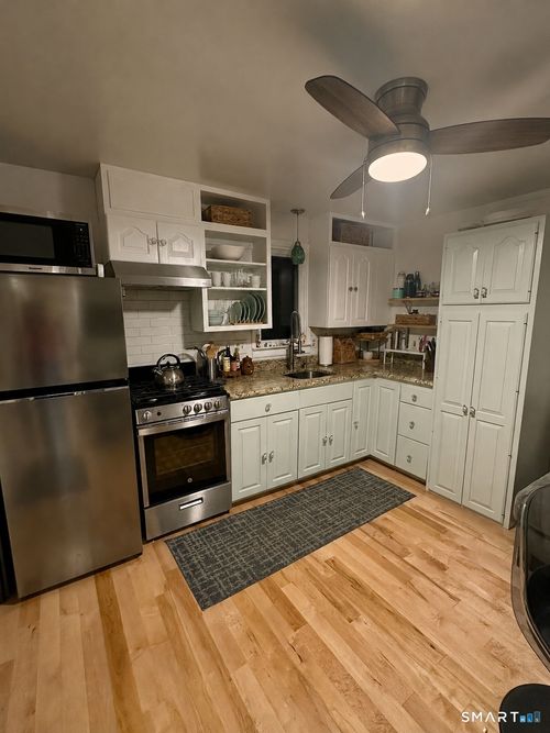 2-19 Hale St, Westport, CT, 06880-5137 | Card Image
