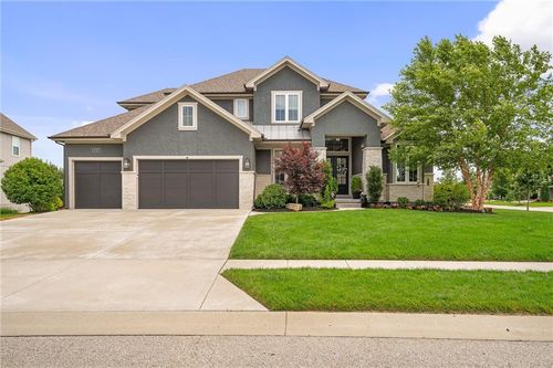 17117 Bluejacket St, Overland Park, KS, 66221-8301 | Card Image