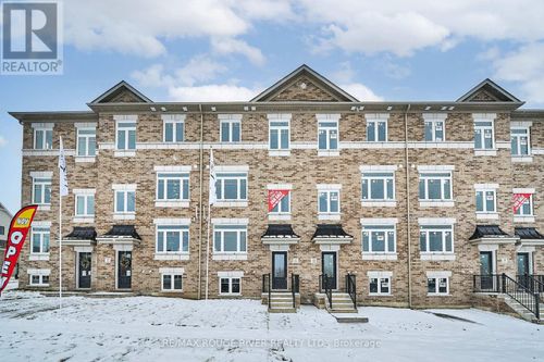 11 Addyman Crescent, Clarington (Newcastle), ON, L1B0X1 | Card Image