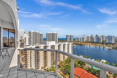 2004 - 3598 Yacht Club Dr, Condo with 2 bedrooms, 2 bathrooms and null parking in Aventura FL | Image 1