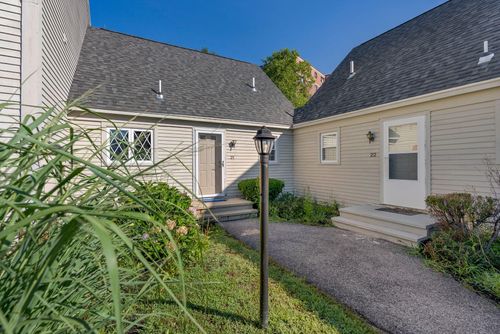 21-139 Broadway, South Portland, ME, 04106-2278 | Card Image