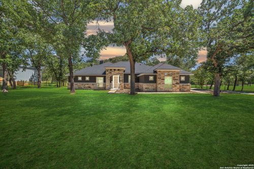221 Cibolo Ridge Dr, La Vernia, TX, 78121-5950 | Card Image