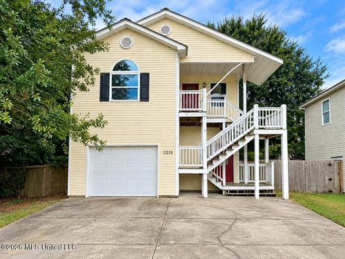 2213 Little St, Pascagoula, MS, 39567-4940 | Card Image