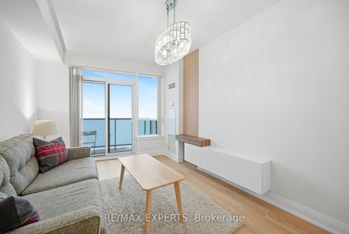 2433-7161 Yonge St, Thornhill, ON, L3T0C8 | Card Image