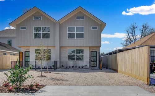 b-4605 Edison Street, Houston, TX, 77009 | Card Image