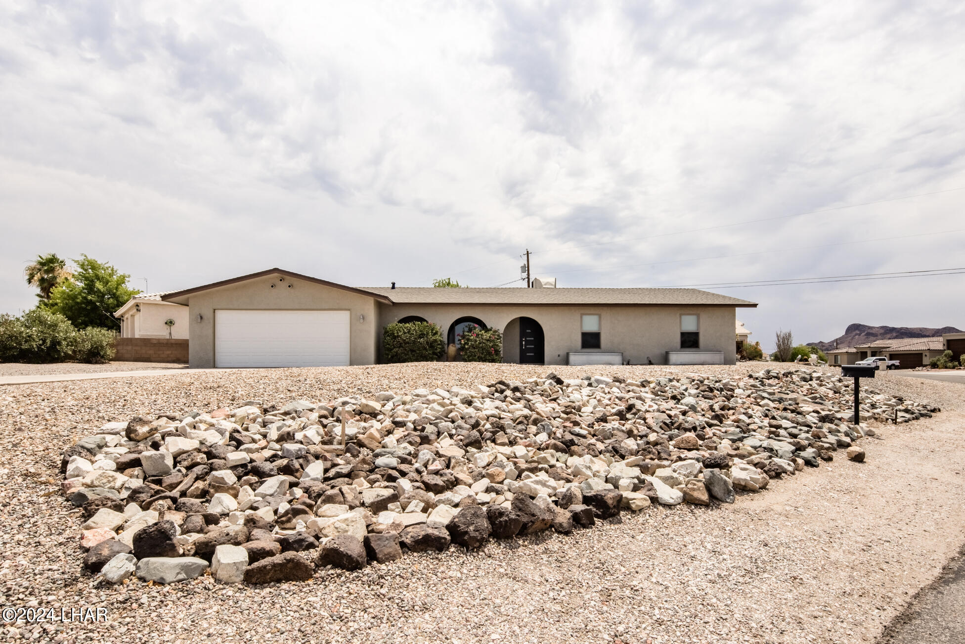 Indian Pipe Ln, Lake Havasu City, AZ 86406