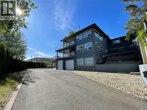 1491 Pine Cres, Kamloops, BC, V2C2Z4 | Card Image