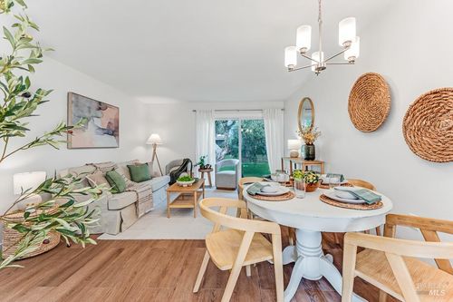 1378 Mission Dr, Sonoma, CA, 95476-8011 | Card Image