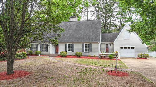 202 Dawson Dr, Seaford, VA, 23696-2506 | Card Image