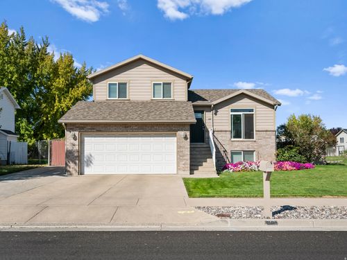 1643 N 2225 W, Clinton, UT, 84015-7979 | Card Image