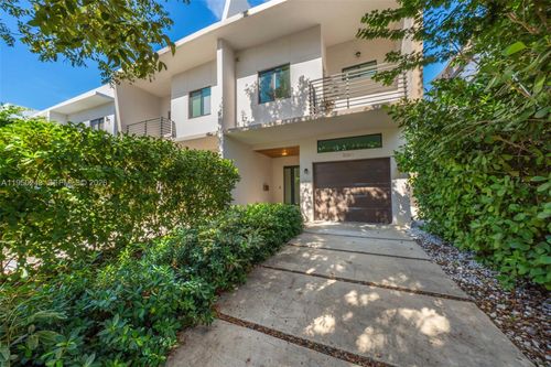 3061-3061 Sw 21st Ter, Miami, FL, 33145 | Card Image