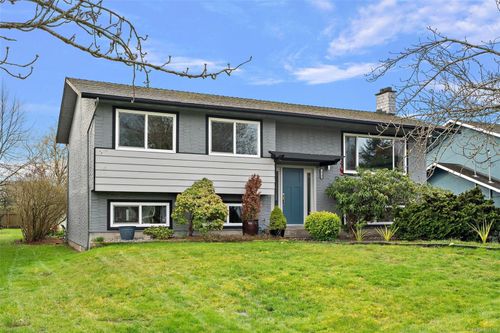10289 Godfrey Pl, Sidney, BC, V8L2K9 | Card Image