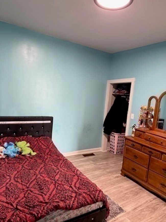 10 Byron St, House other with 4 bedrooms, 2 bathrooms and 4 parking in Worcester MA | Image 11