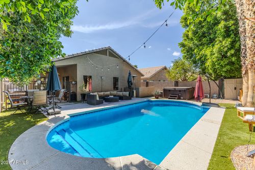 6614 W Desert Hollow Dr, Phoenix, AZ, 85083-3418 | Card Image