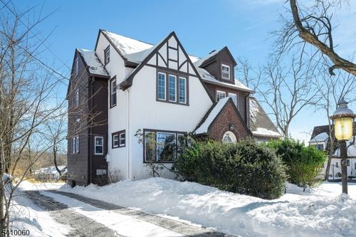 142 N Passaic Ave, Chatham, NJ, 07928-2653 | Card Image