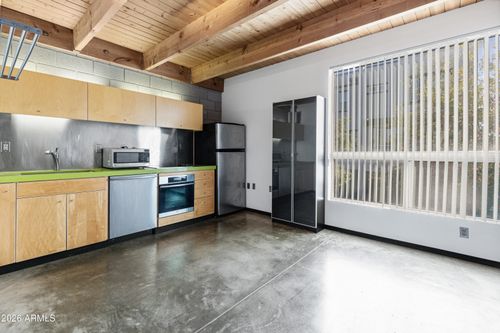 32-727 E Portland St, Phoenix, AZ, 85006-3177 | Card Image