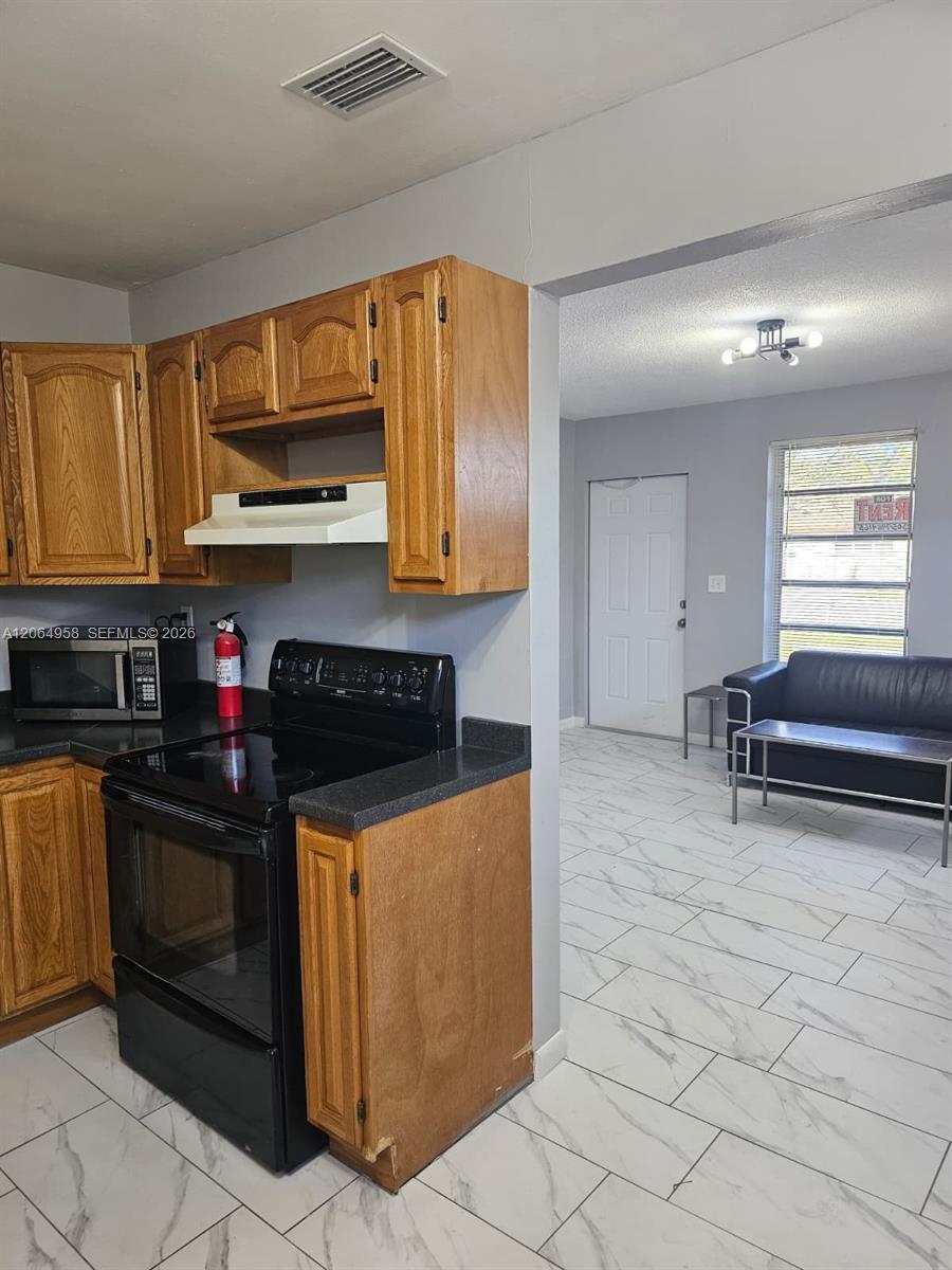 Residential Lease in Palmetto Bay 4
