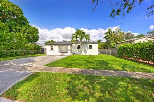 6457 Sw 14th St, West Miami, FL, 33144-5627 | Card Image