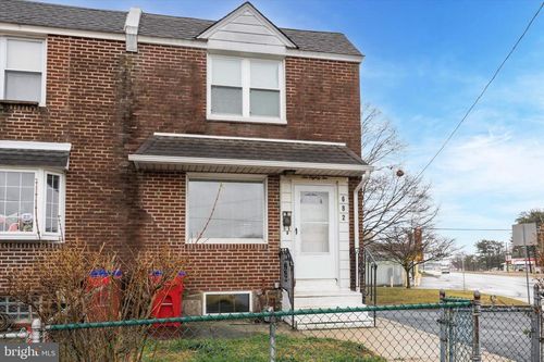 682 2nd Ave, BRISTOL, PA, 19007-3214 | Card Image