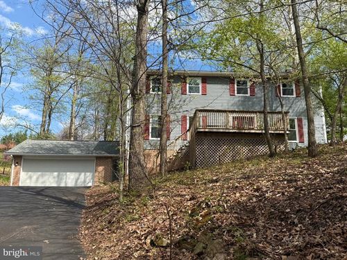 11 Pine Tree Dr, New Cumberland, PA, 17070-2330 | Card Image