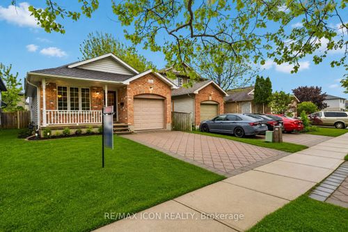 238 Fleming Dr, London, ON, N5V4Y9 | Card Image