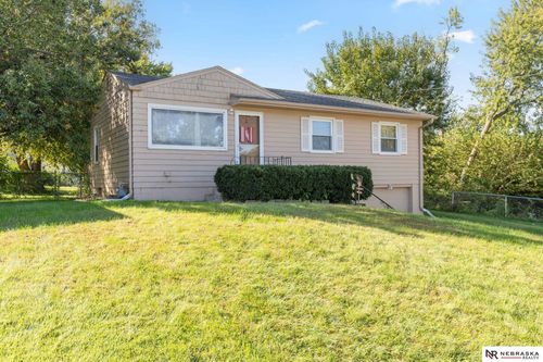427 Highland Drive, Gretna, NE, 68028 | Card Image